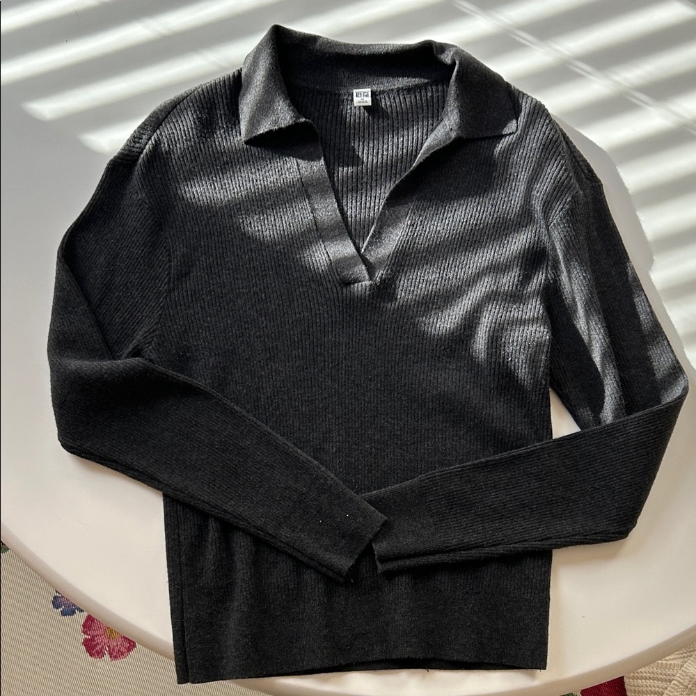 Uniqlo Gray Ribbed V-Neck Polo Sweater